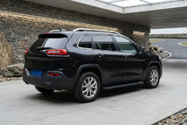 Jeep Cherokee KL 2013– Allmond Black sivuportaat (2 kpl, alumiini) kuva 1