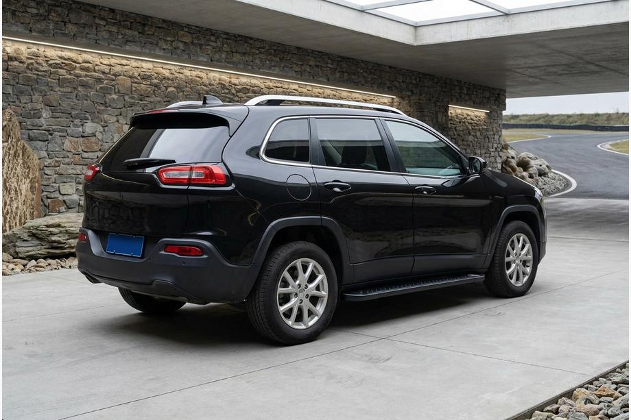 Jeep Cherokee KL 2013– Allmond Black sivuportaat (2 kpl, alumiini) Image