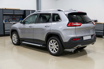 Jeep Cherokee KL 2013– Allmond Grey -sivukynnykset (2 kpl, alumiini) kuva 1