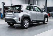 Toyota Yaris/Yaris Cross (XP210) 2020– BlackLine-sivuporrast (2 kpl, alumiini) kuva 1