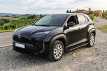 Toyota Yaris/Yaris Cross (XP210) 2020– Bosphore Black -sivuastinlaudat (2 kpl, alumiini) kuva 1