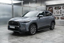 Toyota Corolla Cross 2020– Sivukynnykset Tayga Black (2 kpl, alumiini) kuva 1