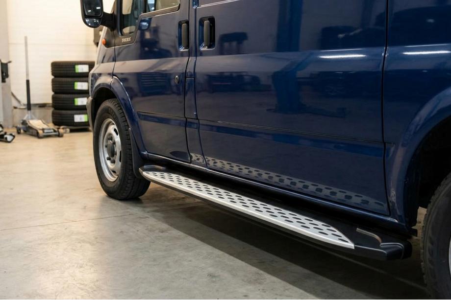 Ford Transit 2000–2014 Shining V1 sivuaskelmat, L1 (lyhyt) (2 kpl, alumiini) Image