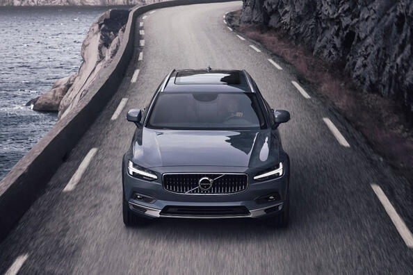 Volvo V90 Cross Country: maastokelpoisen farmarin koeajo