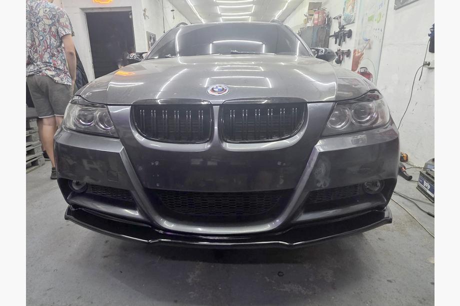 BMW 3-sarja E90/E91 2005–2011 Juhlaembleemi 82 mm (etu) Kuva 6