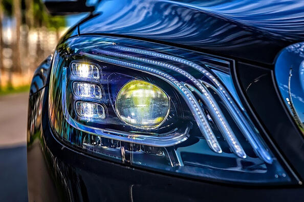 Näin valitset uudet ajovalot autoon