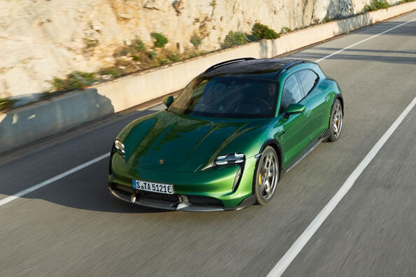 Porsche Taycan Cross Turismo: monipuolinen sähköurheiluauto