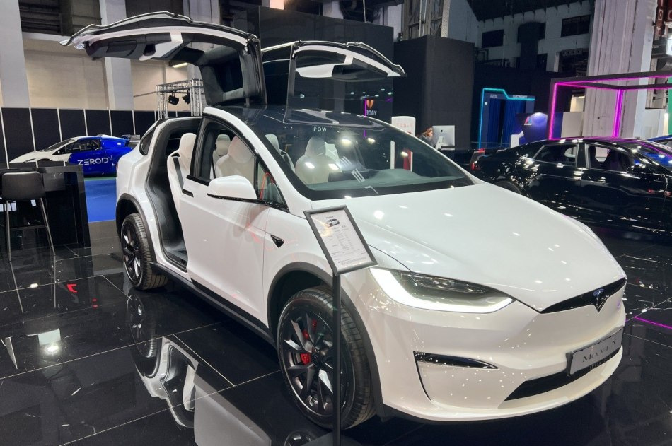 Tesla Model X: katsaus päivitettyyn crossoveriin