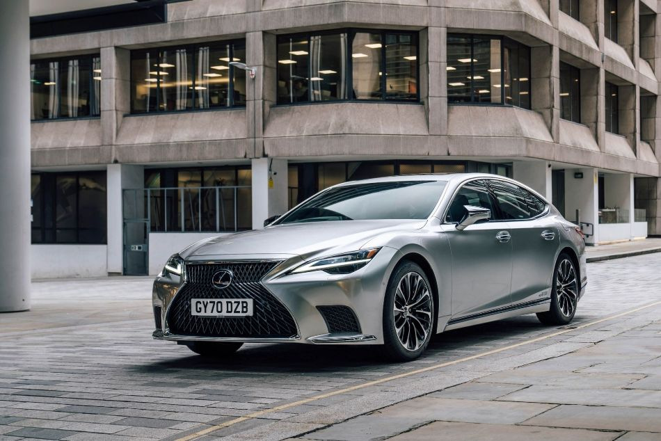 Lexus LS: katsaus päivitettyyn 5. sukupolven sedaniin