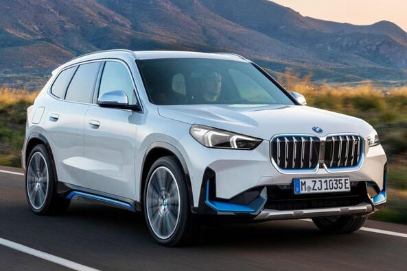 Katsaus kompaktiin sähköiseen crossoveriin BMW iX1