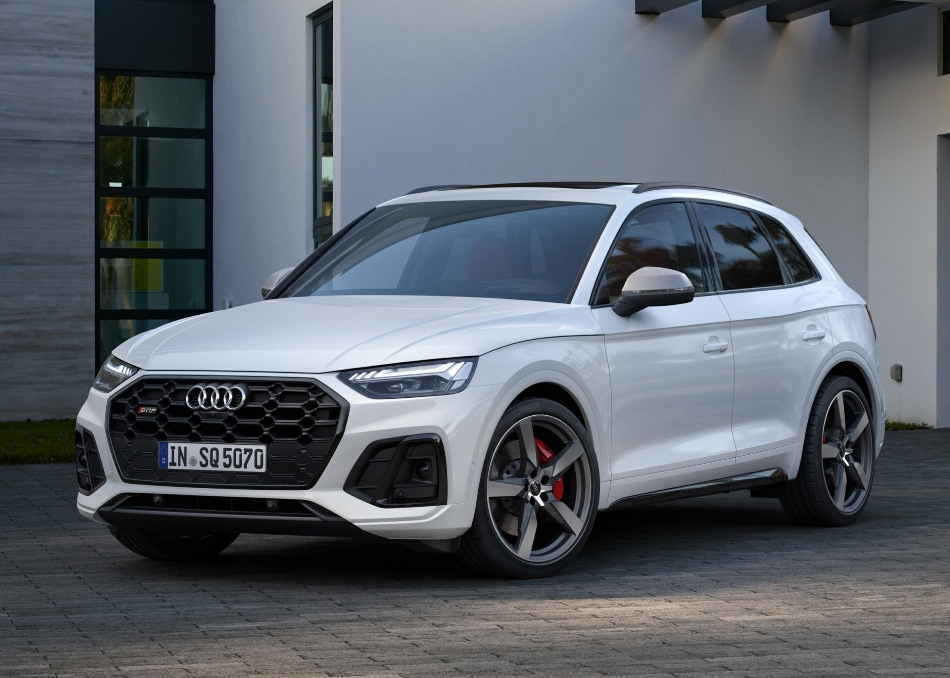Koeajo: uudistettu urheilullinen crossover Audi SQ5