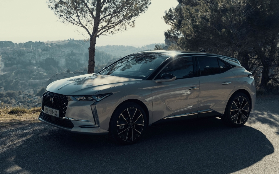 DS 4, toinen sukupolvi: tyylikäs ja käytännöllinen crossover-hatch