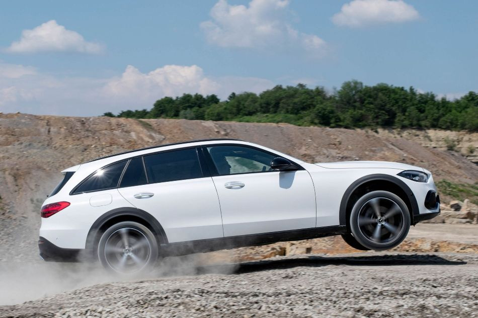 Mercedes-Benz C-Class All-Terrain: koeajo korotetusta farmarista