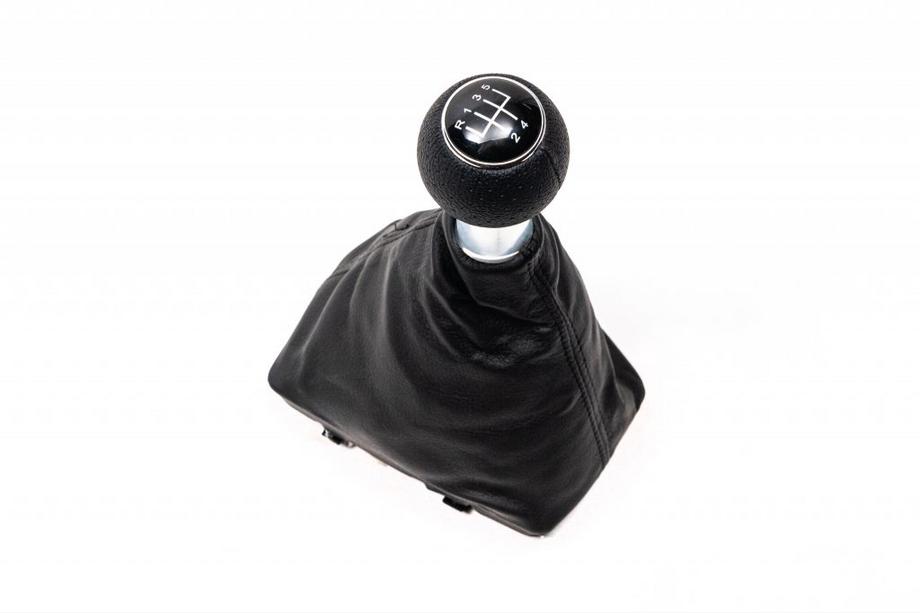 Audi A4 B7 2004–2008 Vaihdekepin nuppi + vaihdekepin suojapussi (keinonahka) Image