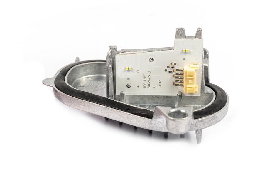 BMW 4-sarja F32/F33/F36 2012–2020 LED-moduuli ajovaloon 63117493227 (1 kpl, vasen) Kuva 1