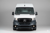 Mercedes Sprinter W907/W910 2018– Etupuskuri säleiköllä V2 (AMG) kuva 8