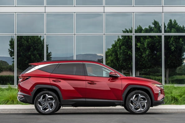 Hyundai Tucson 4. sukupolvi: rohkea muotoilu, huipputekniikka ja mukavuus Kuva 3