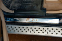 BMW X5 E70 2007–2013 Ruostumattomat kynnyslistat (4 kpl) kuva 3