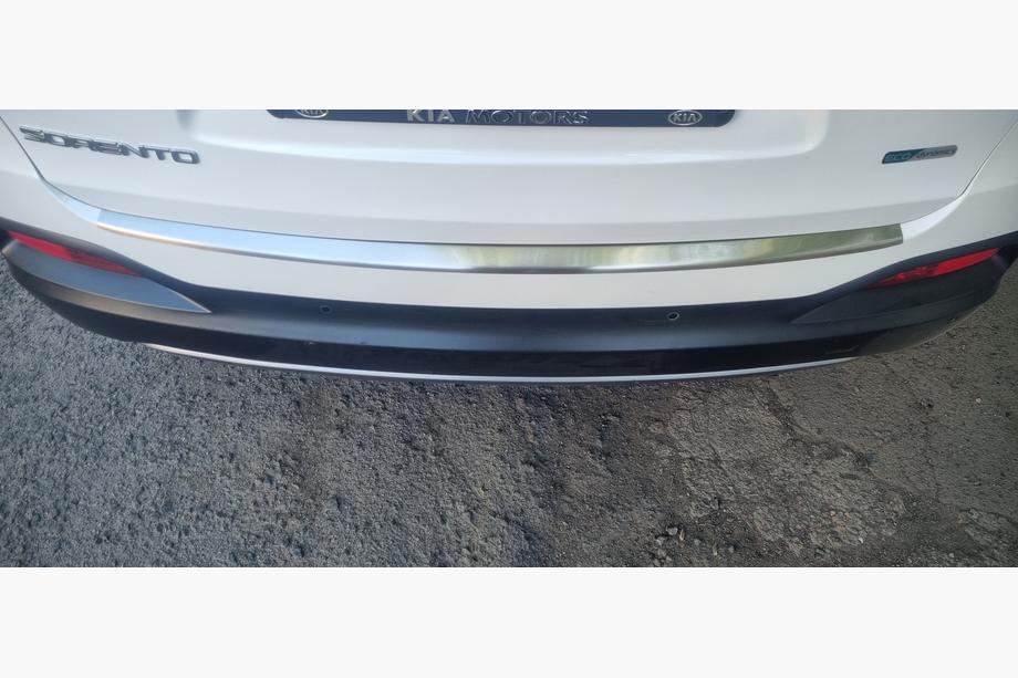 Kia Sorento III UM 2014–2020 Carmos takapuskurin suojalista (ruostumaton teräs) Image
