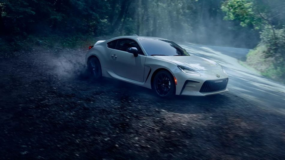 Toyota GR86: toisen sukupolven urheilucoupén koeajo