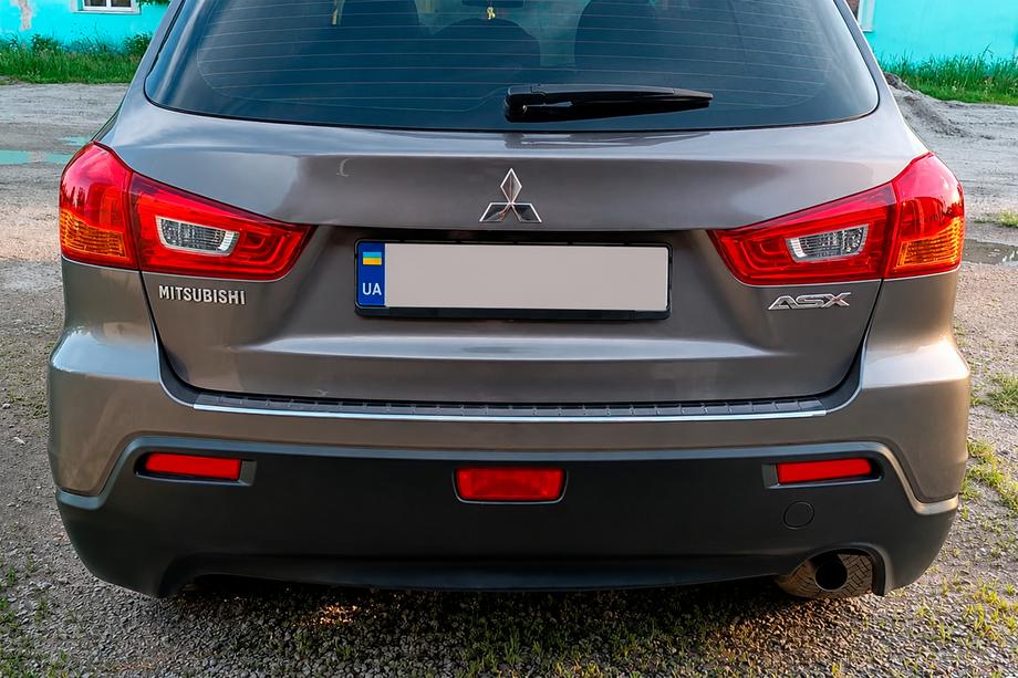 Mitsubishi ASX 2010–2023 Takapuskurin suojalista Carmos (2010-2019, ruostumaton teräs) Kuva 1