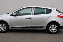 Renault Megane III 2009–2016 Ovipilarien listat (RST) kuva 1