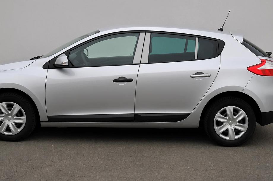 Renault Megane III 2009–2016 Ovipilarien listat (RST) Image