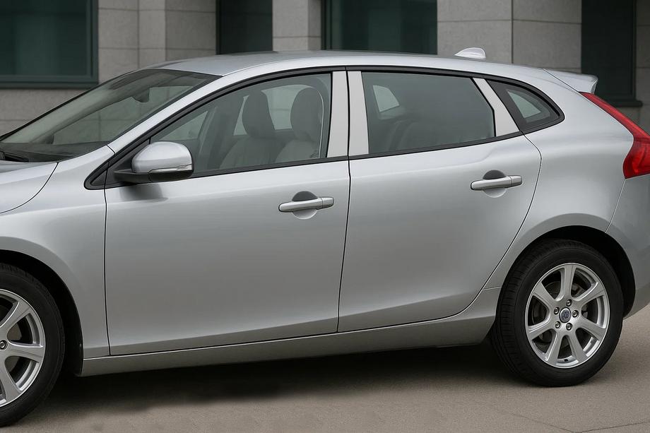 Volvo V40 2012– Ovipilarien listat (RST) Image