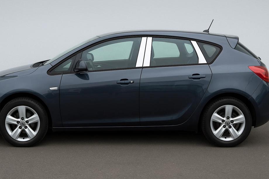 Opel Astra J 2009–2015 Kromiset ovipilarin listat (HB/SD) (6 kpl, ruostumaton teräs) Image