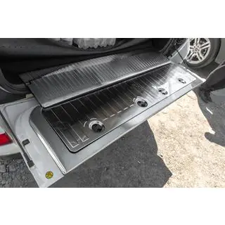 Tavaratilan koristeosien sarja (ruostumaton teräs) Toyota Land Cruiser 200 2007–2021 kuva 1