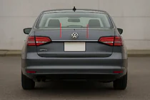 Volkswagen Jetta 2011–2018 Rekisterikilven ylälista (Carmos, ruostumaton teräs) kuva 1