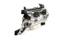 Toyota Land Cruiser 200 2007–2021 Vasen etuvalo 2016+ (Alkuperäinen) kuva 4