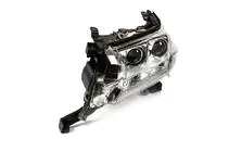 Toyota Land Cruiser 200 2007–2021 Vasen etuvalo 2016+ (Standart) kuva 3