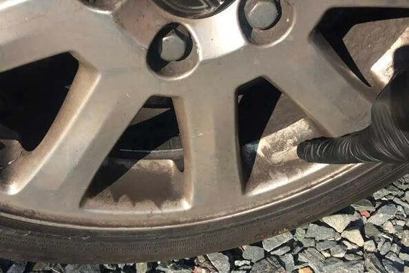Jarrupöly: autosi näkymätön vihollinen