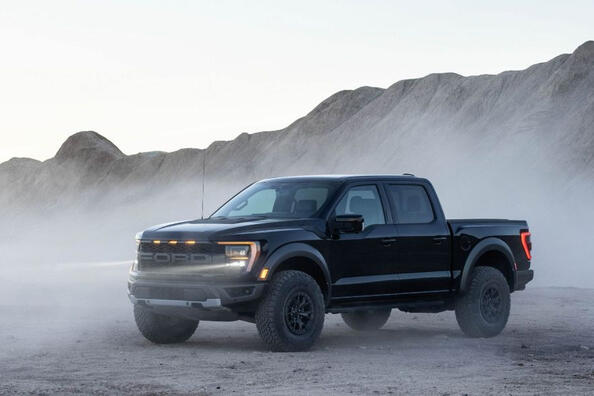 Ford F-150 Raptor: lava-auto, joka valloittaa maaston