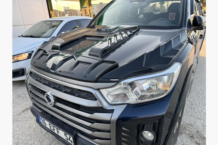 SsangYong Musso II 2018– Konepellin suojapaneeli Dragon (ABS) Image