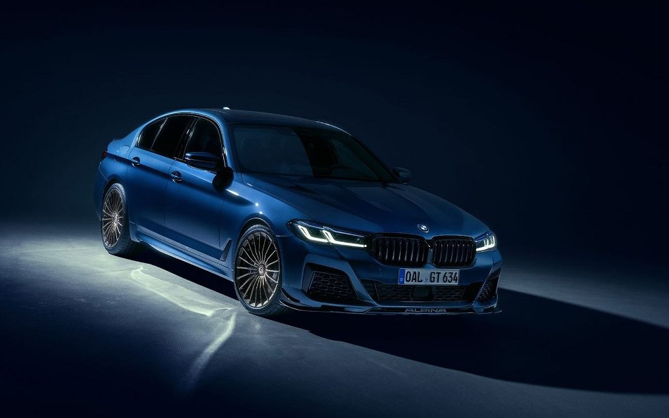 Katsaus huippusuorituskykyiseen Alpina B5 -sedaniin