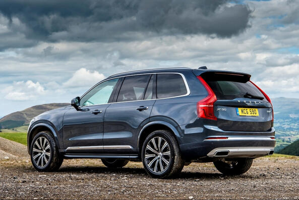 Volvo XC90: katsaus päivitettyyn toisen sukupolven SUV-malliin Kuva 4