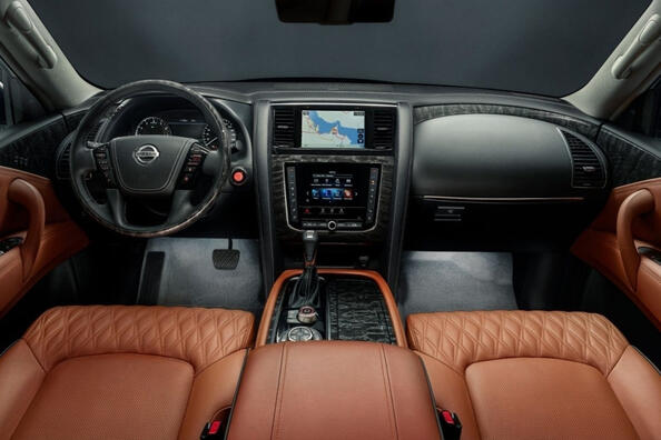 Nissan Patrol Y62: legendaarisen 6. sukupolven maastoauton katsaus Kuva 4