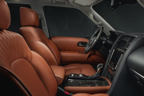 Nissan Patrol Y62: legendaarisen 6. sukupolven maastoauton katsaus Kuva 5
