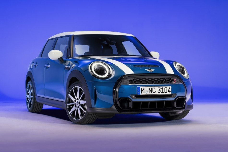 MINI Hatchback 5D: katsaus kompaktin hatchbackin 3. sukupolveen