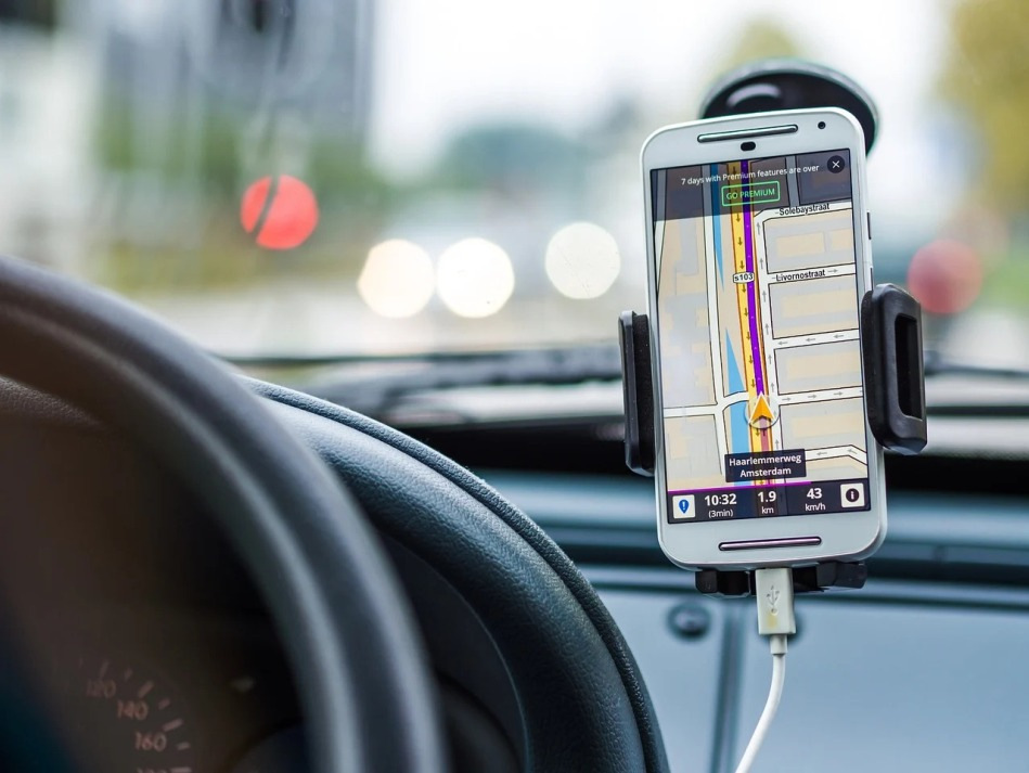 Autoilijan mobiilisovellukset: korvaamattomat apurit matkalla