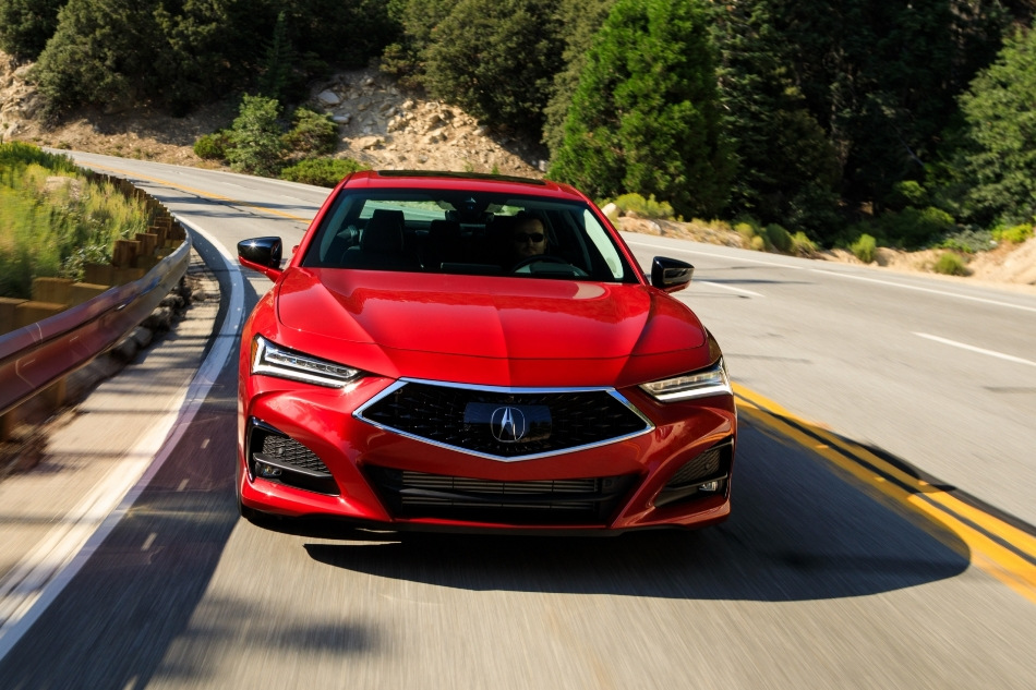 Acura TLX II -sukupolvi: premium-luokan sedan