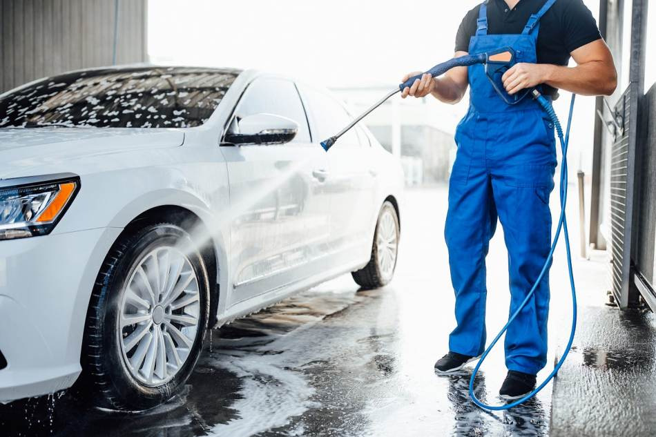 Kosketusvapaiden autopesujen plussat ja miinukset
