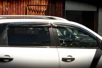 Kia Sorento II XM 2009–2014 Ikkunatuuliohjaimet kromilistalla (4 kpl, Niken) kuva 3