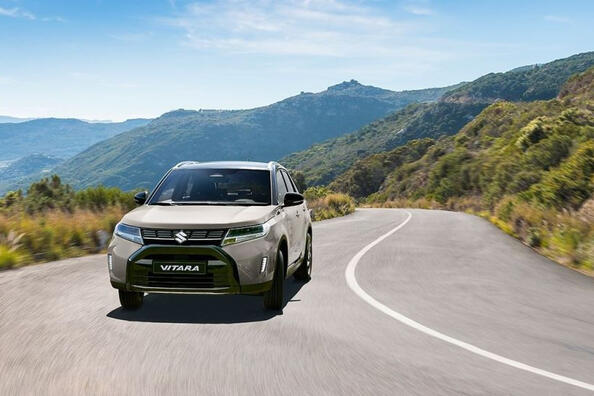 Uudistettu Suzuki Vitara 2024: kompaktin crossoverin koeajo