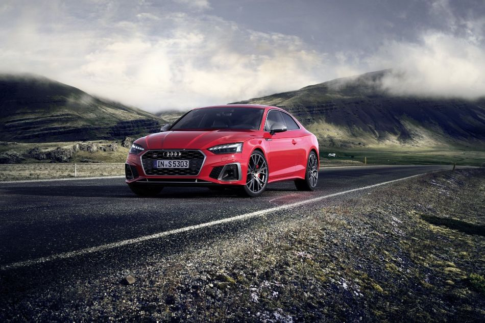 Katsaus suorituskykyiseen Audi S5 Coupeen