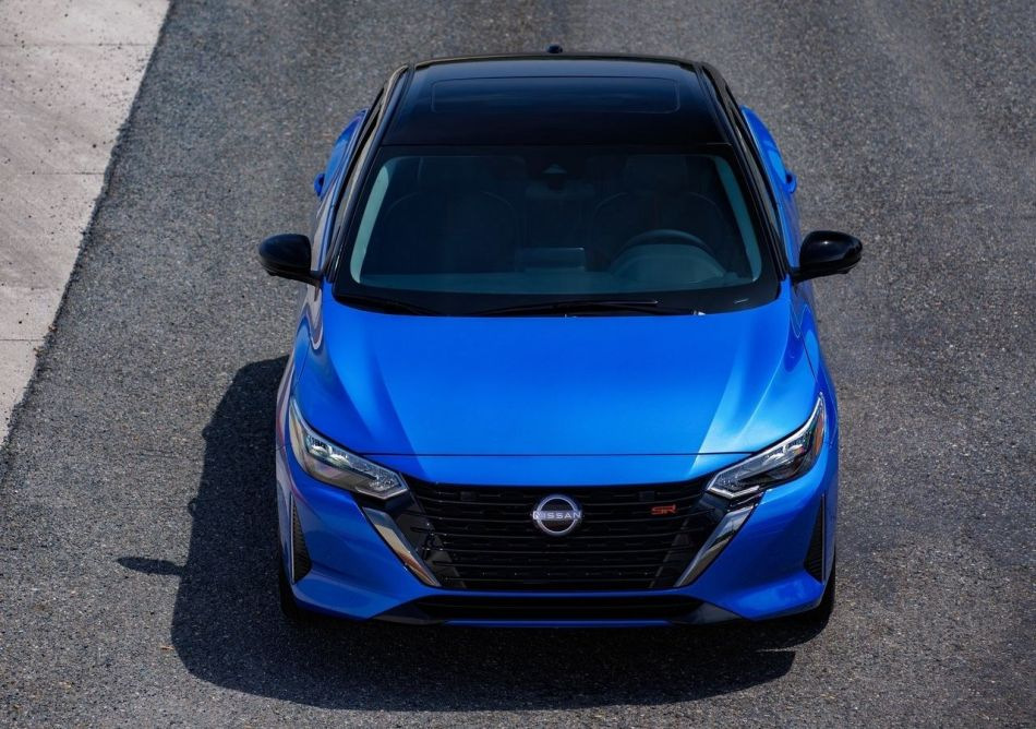 Nissan Sentra 2023: keskiluokan sedan uudistuneella ilmeellä