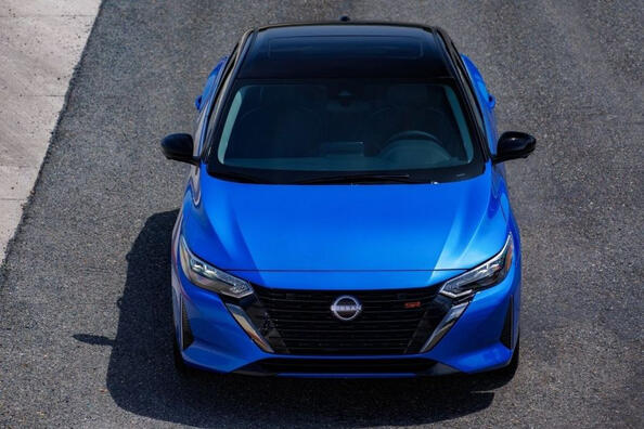 Nissan Sentra 2023: keskiluokan sedan uudistuneella ilmeellä