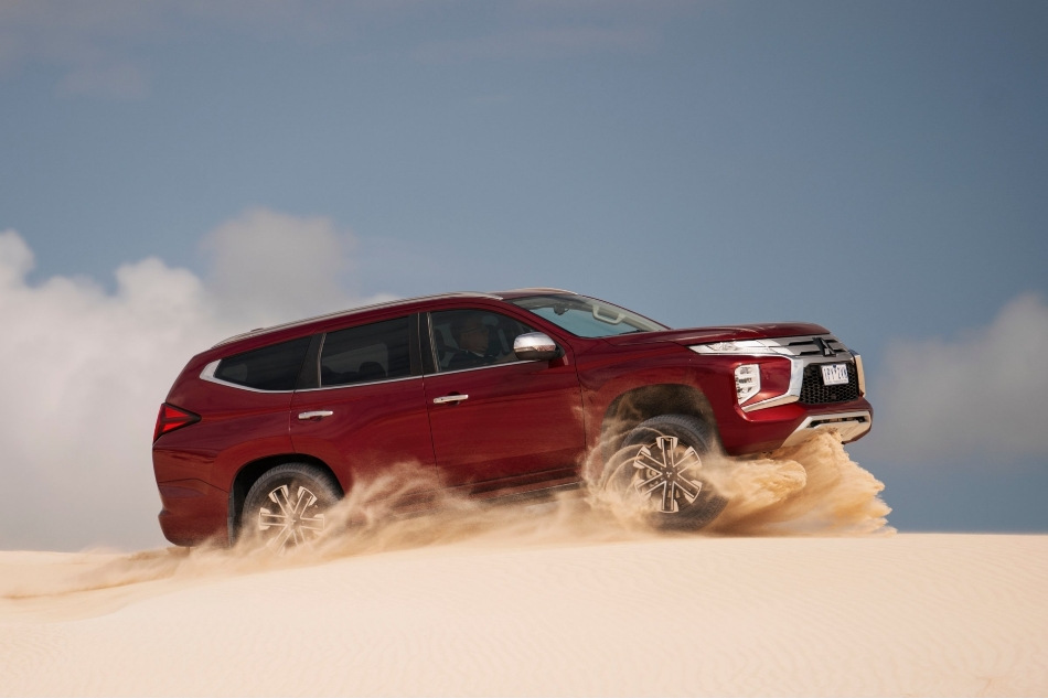 Mitsubishi Pajero Sport: päivitetty maastosoturi